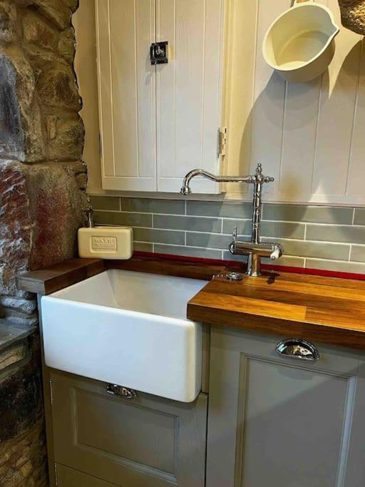 Charming Stone Bothy At Loch Lomond Villa ลุสส์ ภายนอก รูปภาพ